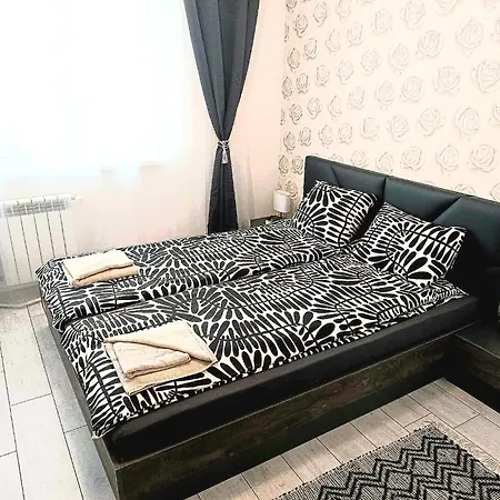 Juls 2 Bed Flat- Bulgaria Mall Free Parking *