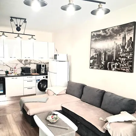 Juls 2 Bed Flat- Bulgaria Mall Free Parking Apartment
