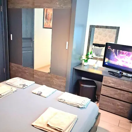 Apartment Juls 2 Bed Flat- Bulgaria Mall Free Parking