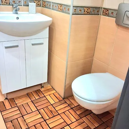 Juls 2 Bed Flat- Bulgaria Mall Free Parking *